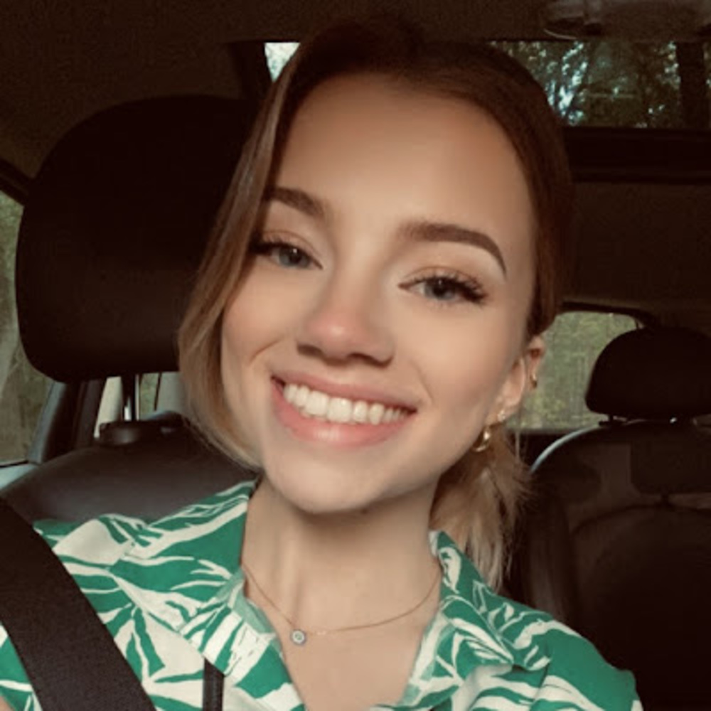 Meet your Posher, Abbey